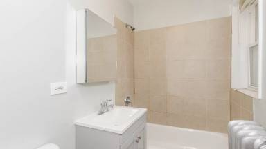 Main picture of 2716-24 West Rosemont Avenue - 2724-3