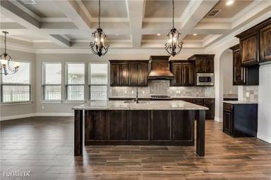 Main picture of 317 Oar Wood Dr