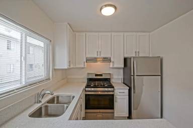 Main picture of 2307 Carnegie Ln