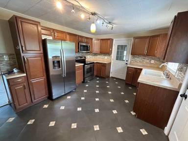 Main picture of 1031 E Leicester Ave
