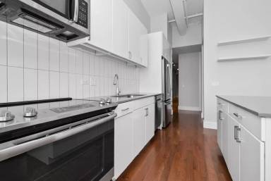 Main picture of 1427 N Milwaukee Ave
