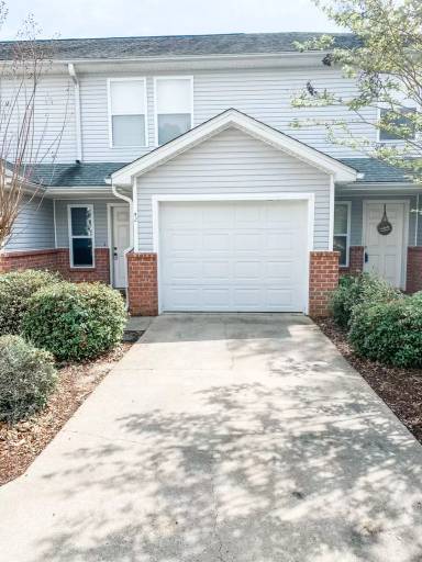 Main picture of 10 Park Cir SE