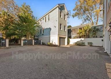 Main picture of 11 Kirkland Ln