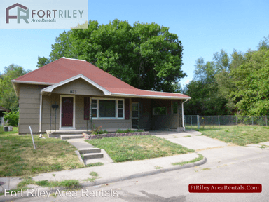 Main picture of 815 W 11th St