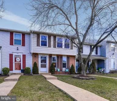 Main picture of 8014 Green Tree Ct