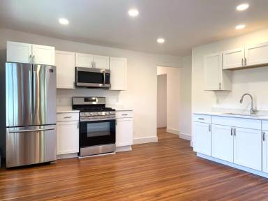 Main picture of 113 Main St