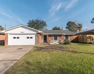 Main picture of 5810 Clint Ln