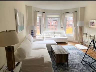 Main picture of 213 Newbury St