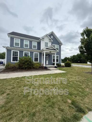 Main picture of 100 Sandalwood Ln