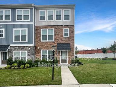 Main picture of 2011 Wood Owl Way