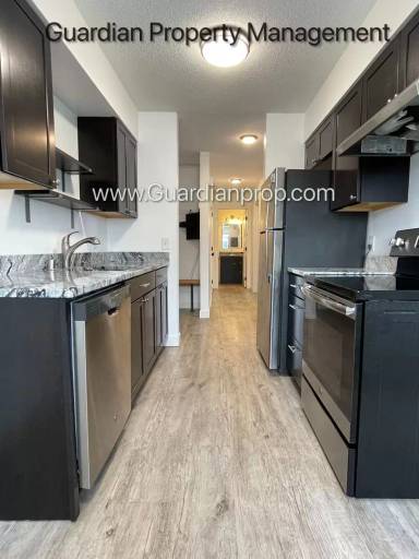 Main picture of 735 Tyler St NE