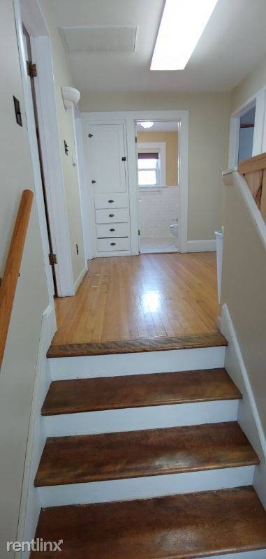 Main picture of 1046 W 26th St