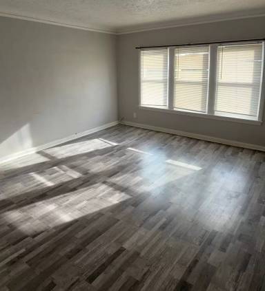 Main picture of 1365 Clarence Ave