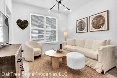 Main picture of 525 Parkway Dr NE