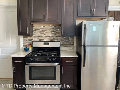 Main picture of 2335 W Dickens Ave