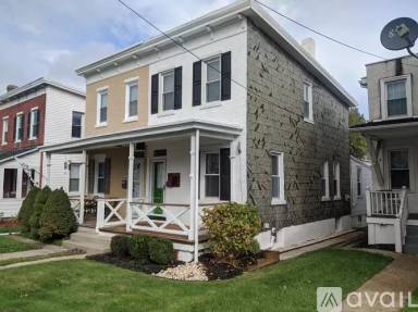 Main picture of 45 E 3rd St