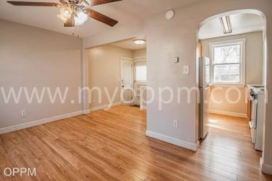 Main picture of 6015 Pratt St