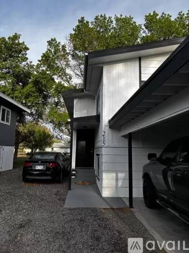 Main picture of 215 Rich St