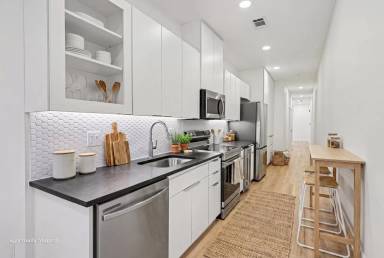 Main picture of 2217 N Fitzhugh Ave