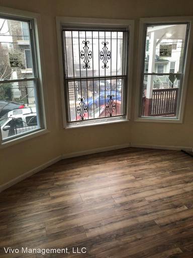 Main picture of 34 N 7th St