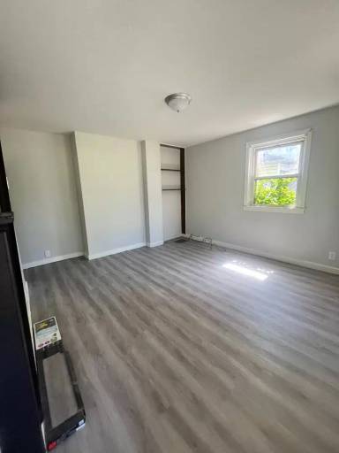 Main picture of 404 Lowell St