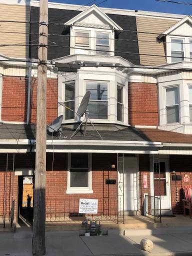 Main picture of 1419 W King St