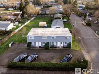 Main picture of 380 SW Tunison Ave
