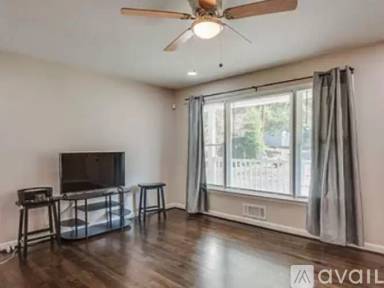 Main picture of 2023 Jones Rd NW
