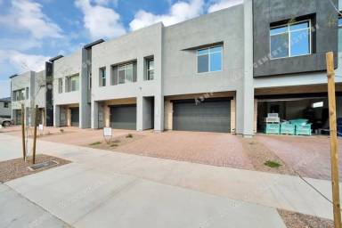 Main picture of 1976 W Kinfield Trl