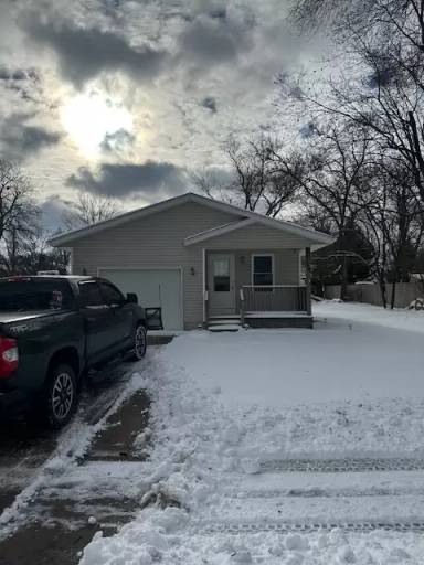 Main picture of 200 E 38th St