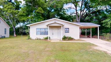 Main picture of 203 Plaza Dr