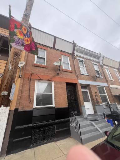 Main picture of 3319 W Hagert St