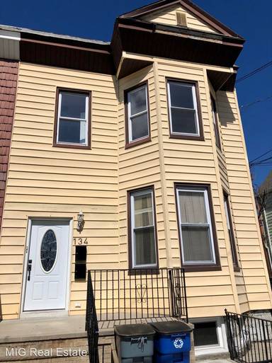 Main picture of 134 73rd St