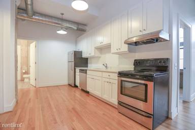 Main picture of 4801 N Ravenswood Ave