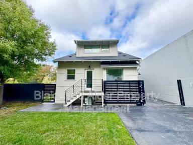 Main picture of 3556 NE Sandy Blvd