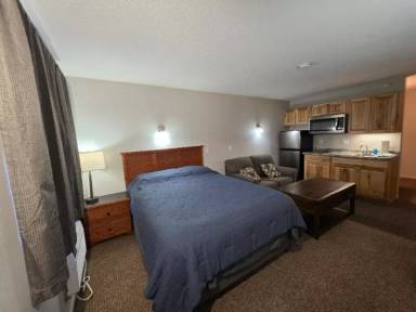 Main picture of 590 Spruce St