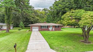 Main picture of 20 Atkins Ln