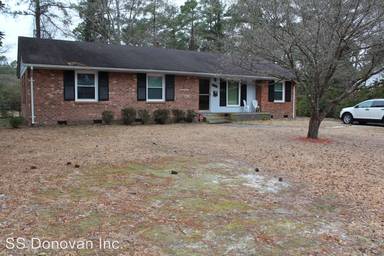 Main picture of 560 Waterbury Dr