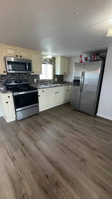 Main picture of 1716 E Market Ave