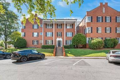 Main picture of 920 Monticello Ter