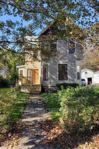 Main picture of 349 N Hamilton St