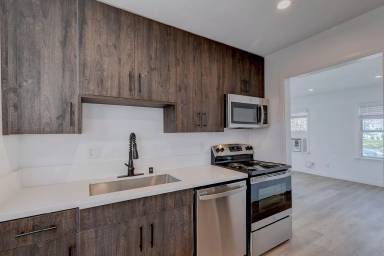 Main picture of 631 Avenue A