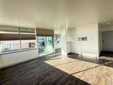Main picture of 5325 E Ocean Blvd