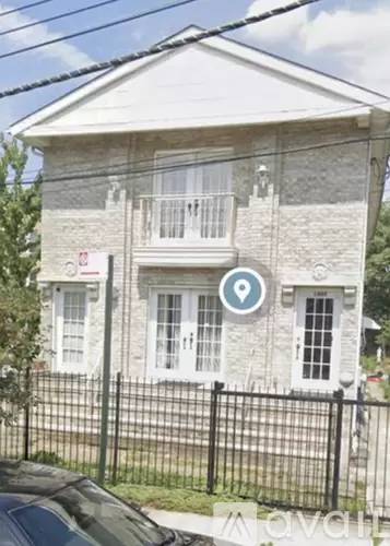 Main picture of 1407 E 101st St