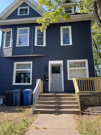 Main picture of 812 7th St SE