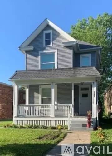 Main picture of 329 E 12th Ave