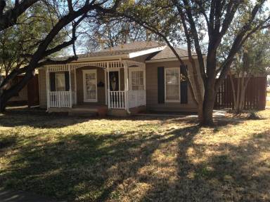 Main picture of 2711 22nd St