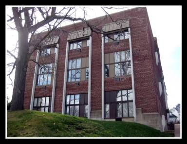 Main picture of 820 N Bridge St