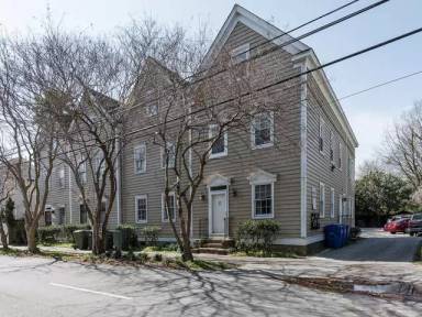 Main picture of 141 Coming St
