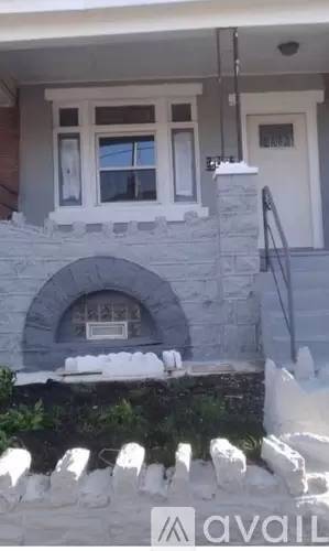 Main picture of 5632 Lansdowne Ave